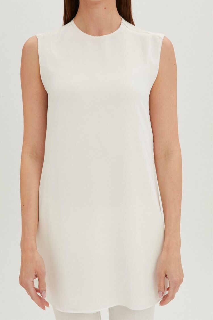 Bisiklet Yaka Kolsuz Beyaz İçlik İ-0002