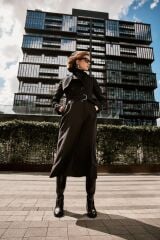 Zincir ve Kemer Detaylı Siyah Trençkot 12615