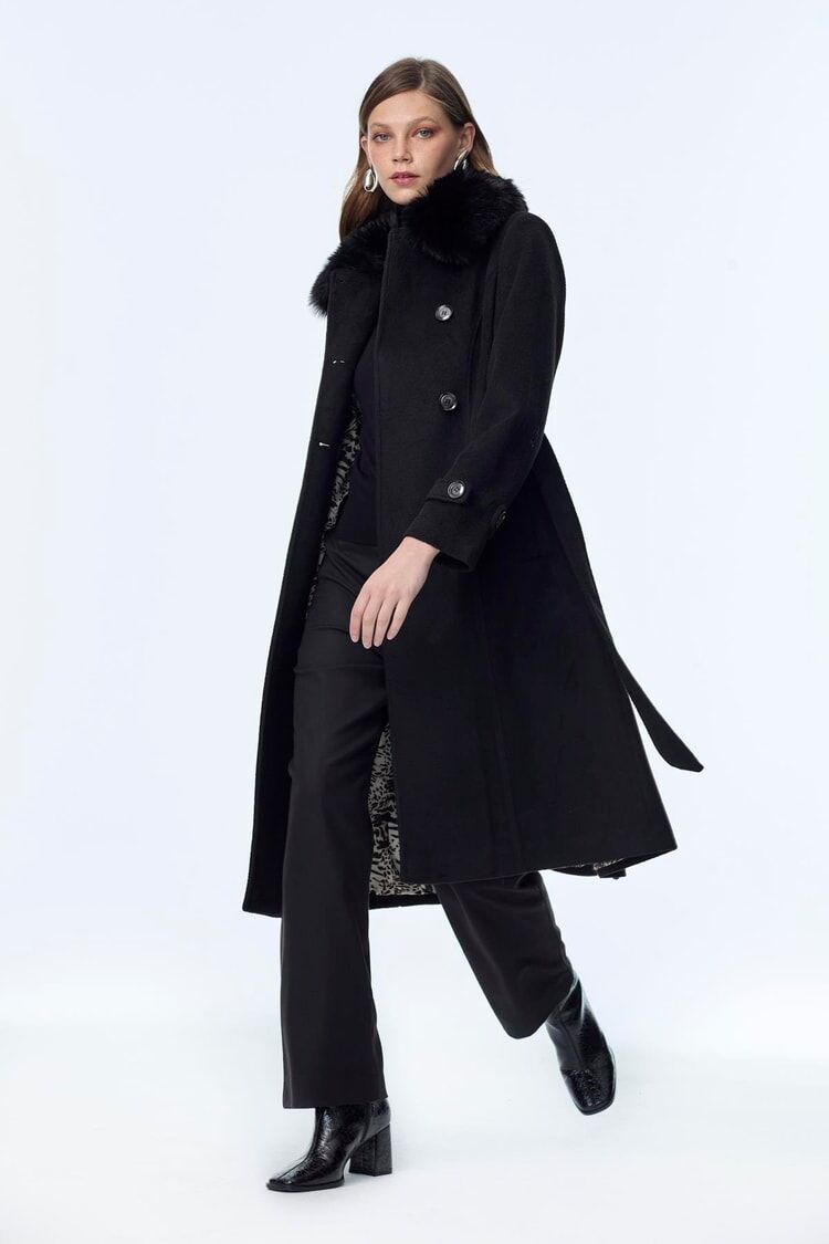 Yaka Kürk Detaylı Siyah Kaşe Kaban 13112