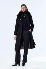 Yaka Kürk Detaylı Siyah Kaşe Kaban 13112