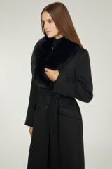 Yaka Kürk Detaylı Siyah Manto 12358