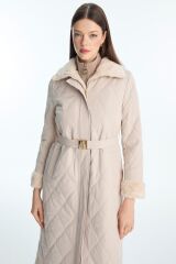 Peluş Yaka ve Kol Detaylı Camel Kapitone Mont 13960