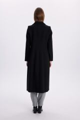 Kruvaze Yaka Broş Detaylı Siyah Kaşe Kaban 13602