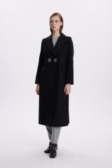 Kruvaze Yaka Broş Detaylı Siyah Kaşe Kaban 13602