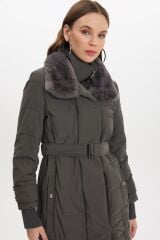 Yakası Kürk ve Kemer Detaylı Füme Şişme Mont 12764