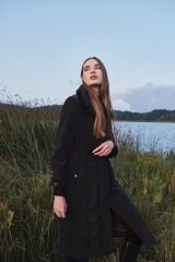 Yakası Siyah Kürk ve Kemer Detaylı Siyah Şişme Mont 12764