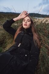 Yakası Siyah Kürk ve Kemer Detaylı Siyah Şişme Mont 12764