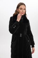 Yakası Siyah Kürk ve Kemer Detaylı Siyah Şişme Mont 12764